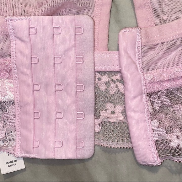 Pink lace bralette - Picture 3 of 4